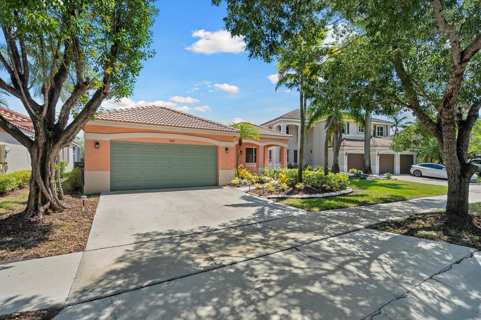 886 Sunflower Circle, Weston FL 33327