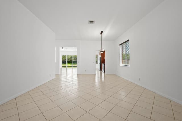 886 Sunflower Circle, Weston FL 33327 - Weston, FL - Photo 5