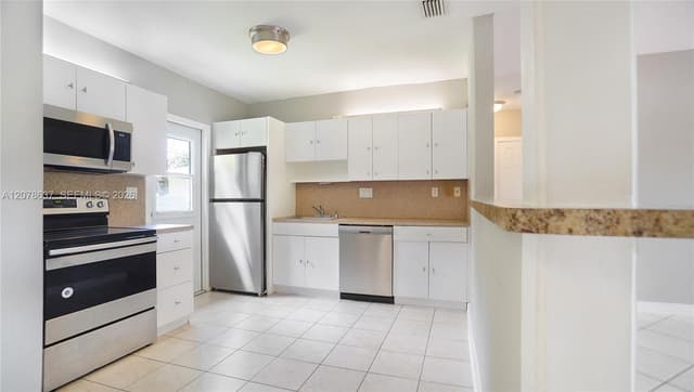 903 NE 2nd St, Hallandale Beach FL 33009 - Hallandale Beach, FL - Photo 6