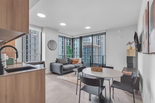 121 NE 5th St # 2708, Miami FL 33132 - Miami, FL - Photo 2