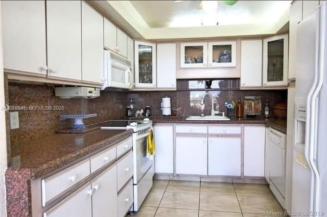 3800 S Ocean Dr # 605, Hollywood FL 33019 - Hollywood, FL - Photo 2
