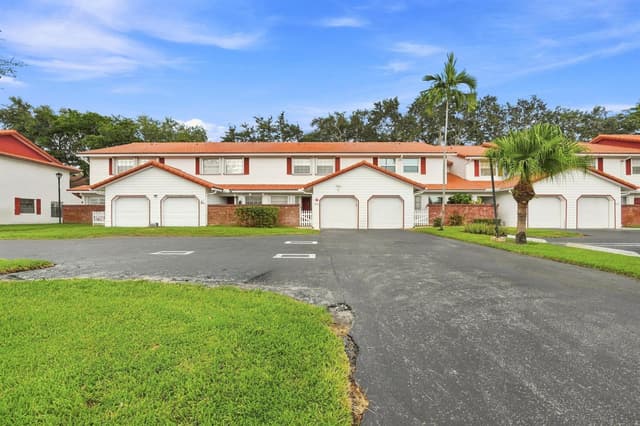 8945 NW 23RD Street # 8945, Coral Springs FL 33065 - Coral Springs, FL - Photo 2
