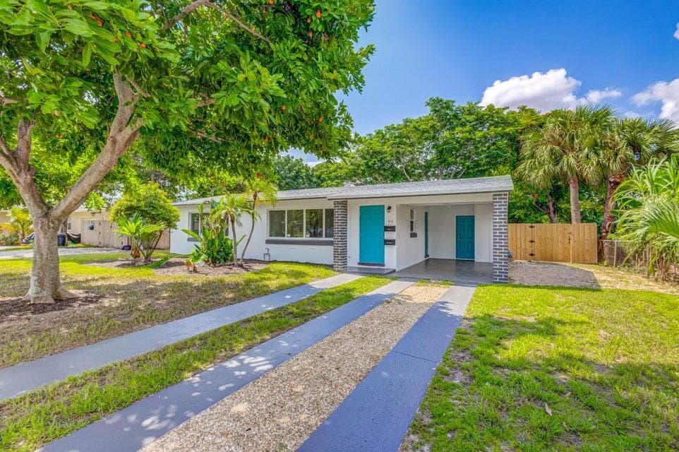 512 BAYBERRY Drive, Lake Park FL 33403 - Lake Park, FL - Photo 1