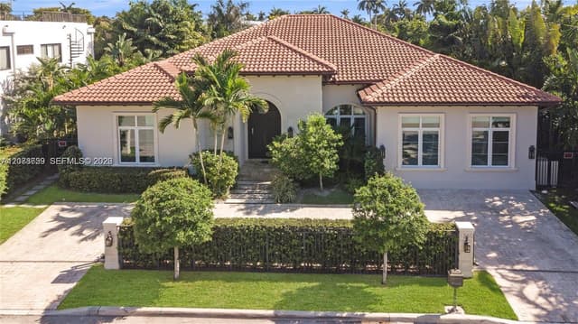 1360 98th St, Bay Harbor Islands FL 33154 - Bay Harbor Islands, FL - Photo 2