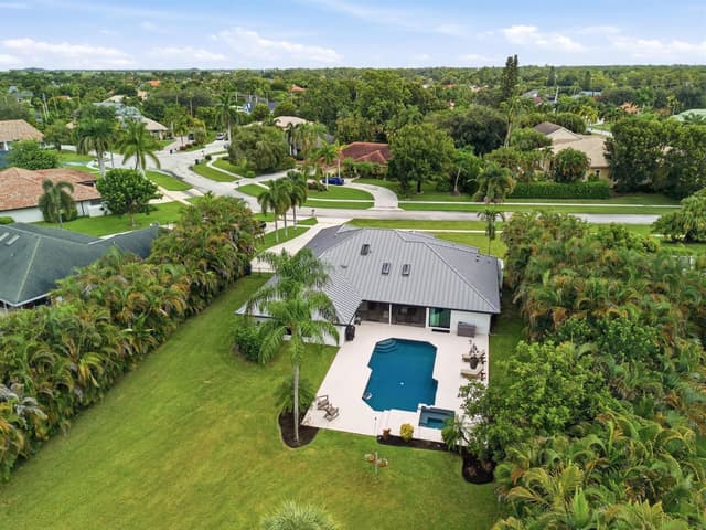 15320 Softwood Court, Wellington FL 33414 - Wellington, FL - Photo 2