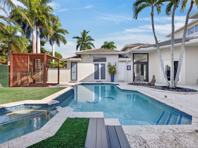1371 Victoria Isle Dr, Weston FL 33327 - Weston, FL - Photo 6