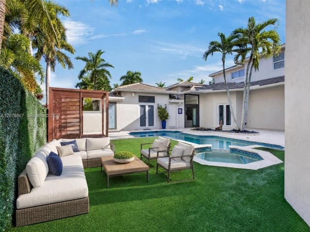 1371 Victoria Isle Dr, Weston FL 33327 - Weston, FL - Photo 7