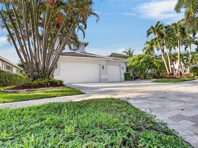1371 Victoria Isle Dr, Weston FL 33327 - Weston, FL - Photo 3