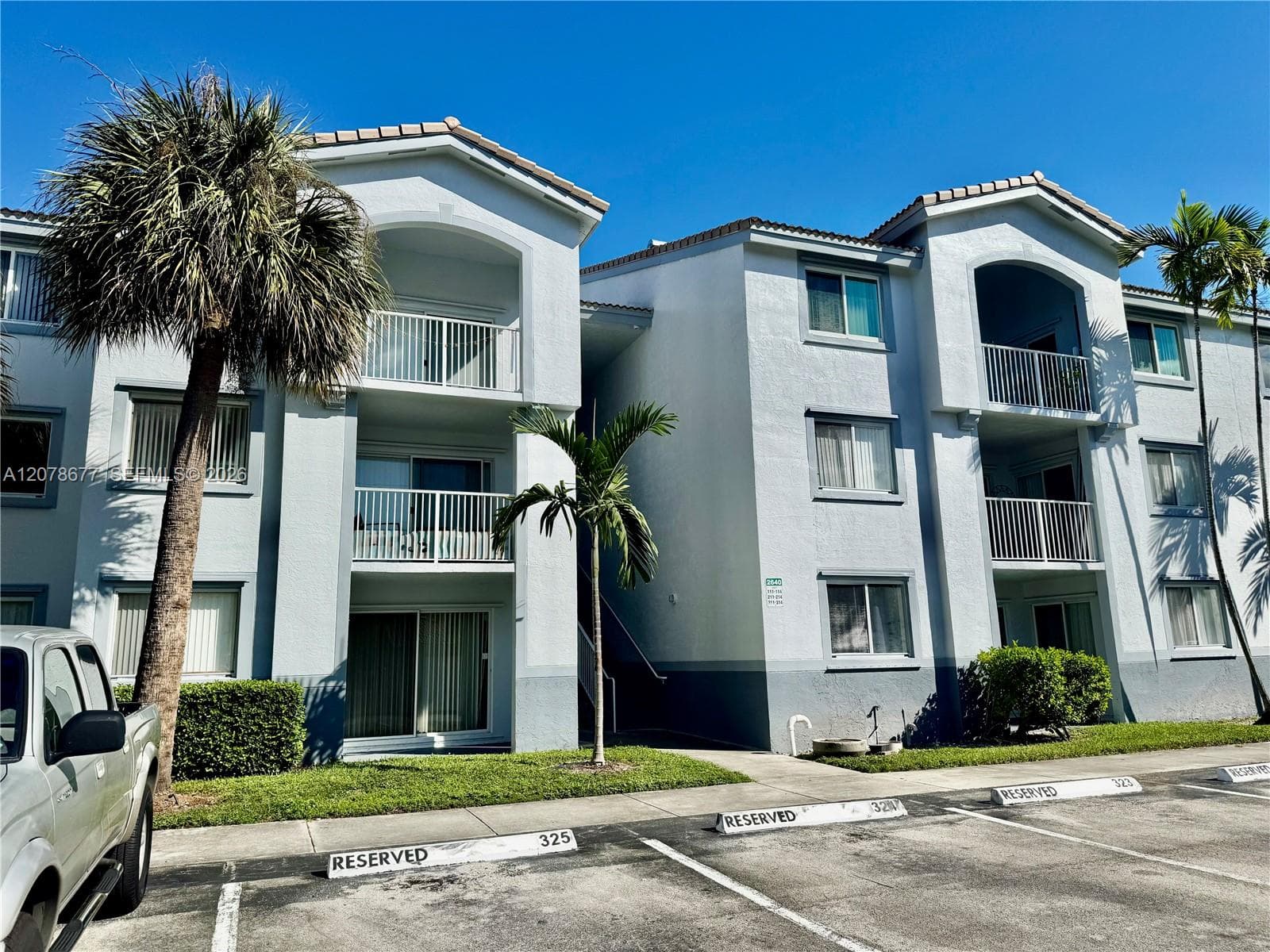 2640 S University Dr # 113, Davie FL 33328