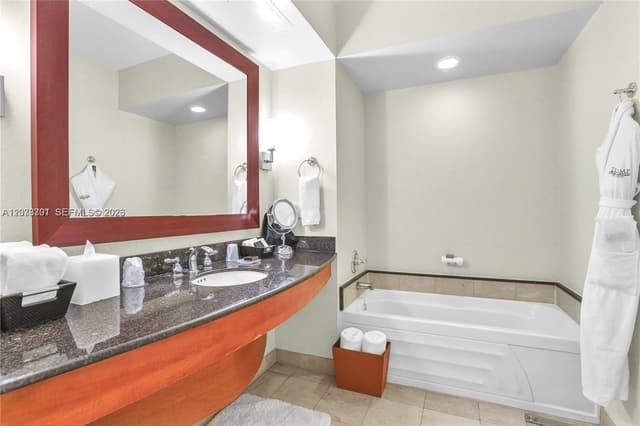 18001 Collins Ave # 917, Sunny Isles Beach FL 33160 - Sunny Isles Beach, FL - Photo 4