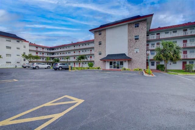 4140 NW 44th Ave # 312, Lauderdale Lakes FL 33319 - Lauderdale Lakes, FL - Photo 2