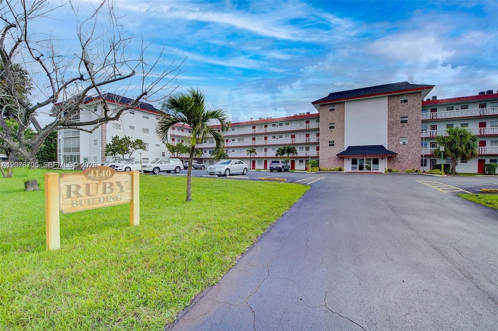 4140 NW 44th Ave # 312, Lauderdale Lakes FL 33319 - Lauderdale Lakes, FL - Photo 1