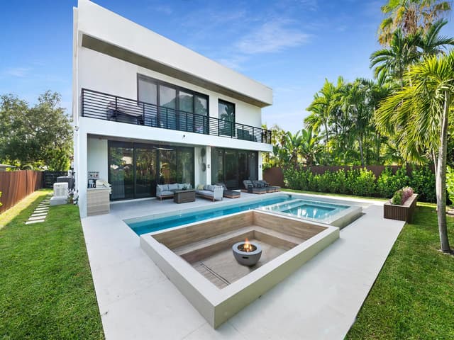 728 NE 17th Terrace, Fort Lauderdale FL 33304 - Fort Lauderdale, FL - Photo 2