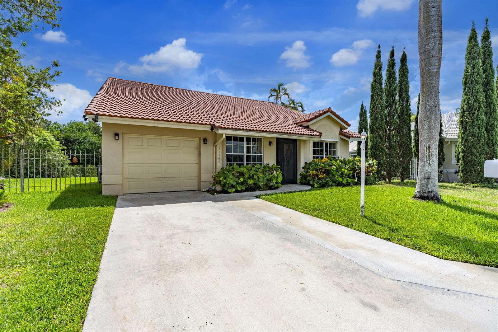 11140 LAKEAIRE Circle, Boca Raton FL 33498 - Boca Raton, FL - Photo 1