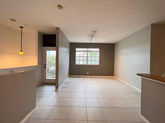 117 Lighthouse Circle # J, Tequesta FL 33469 - Tequesta, FL - Photo 5