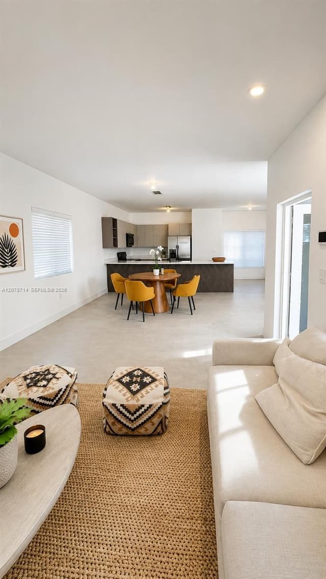2788 NW 9th Pl, Fort Lauderdale FL 33311 - Fort Lauderdale, FL - Photo 2