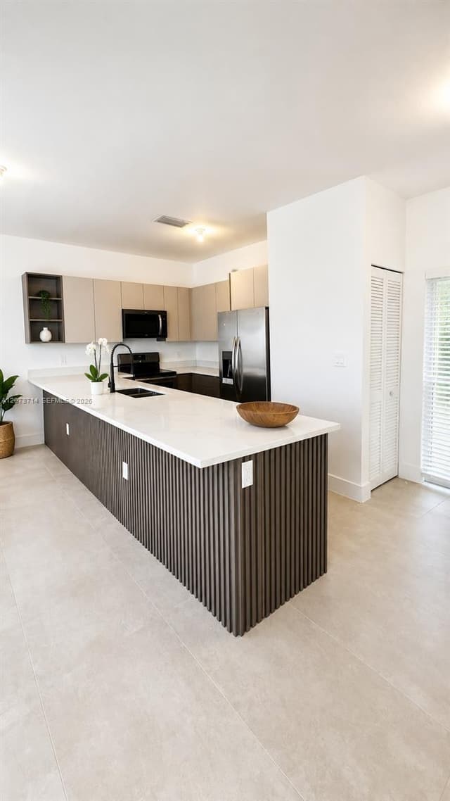2788 NW 9th Pl, Fort Lauderdale FL 33311 - Fort Lauderdale, FL - Photo 3