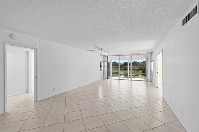 802 CYPRESS GROVE Lane # 309, Pompano Beach FL 33069 - Pompano Beach, FL - Photo 7