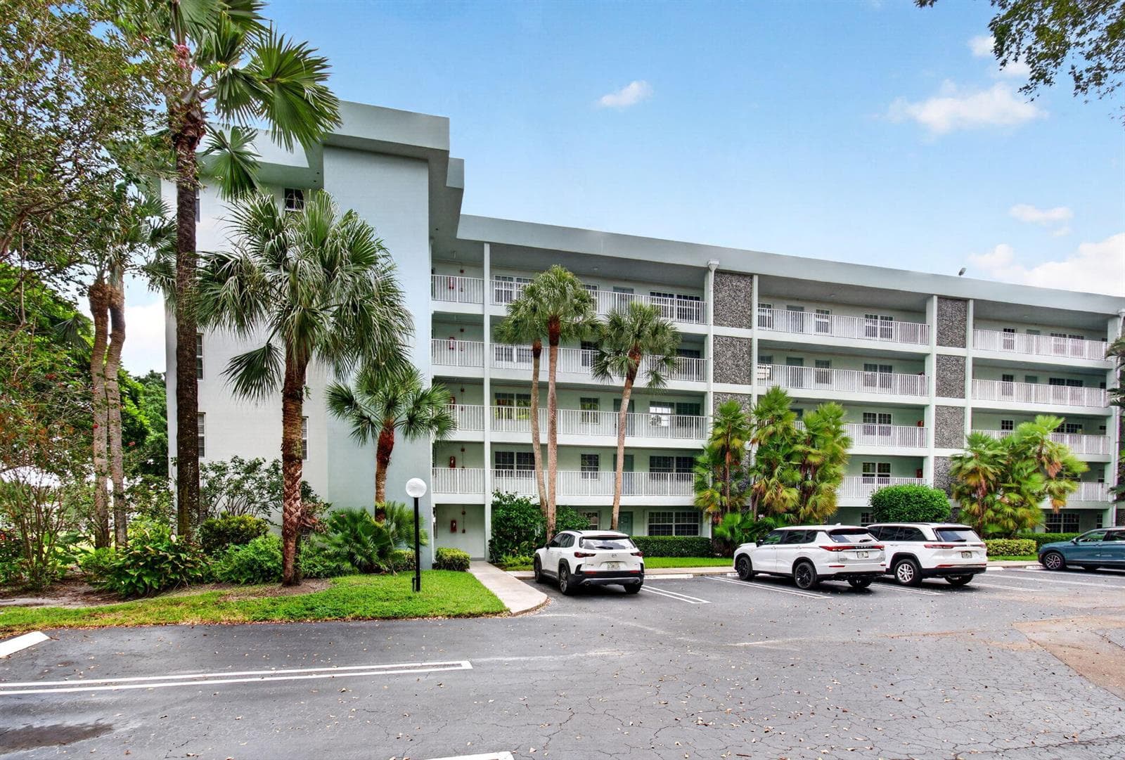 802 CYPRESS GROVE Lane # 309, Pompano Beach FL 33069 - Pompano Beach, FL - Photo 1