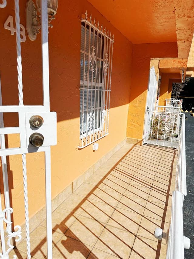 1701 W 42ND Place # 43, Hialeah FL 33012 - Hialeah, FL - Photo 4