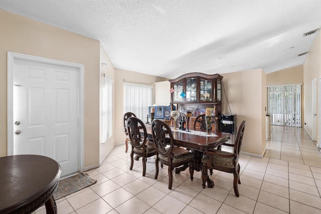 6179 SAVANNAH Way, Lake Worth FL 33463 - Lake Worth, FL - Photo 4