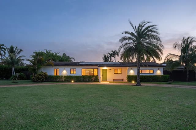310 Orange Way, West Palm Beach FL 33405 - West Palm Beach, FL - Photo 2
