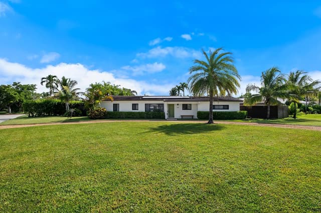 310 Orange Way, West Palm Beach FL 33405 - West Palm Beach, FL - Photo 3