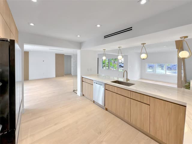 729 NE 17th Terrace, Fort Lauderdale FL 33304 - Fort Lauderdale, FL - Photo 5