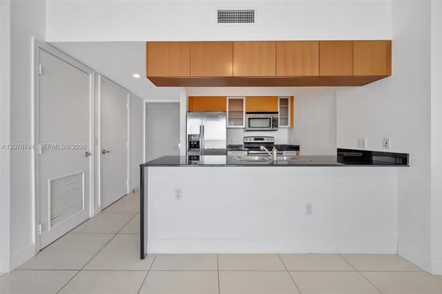 1750 N Bayshore Dr # 4011, Miami FL 33132 - Miami, FL - Photo 3