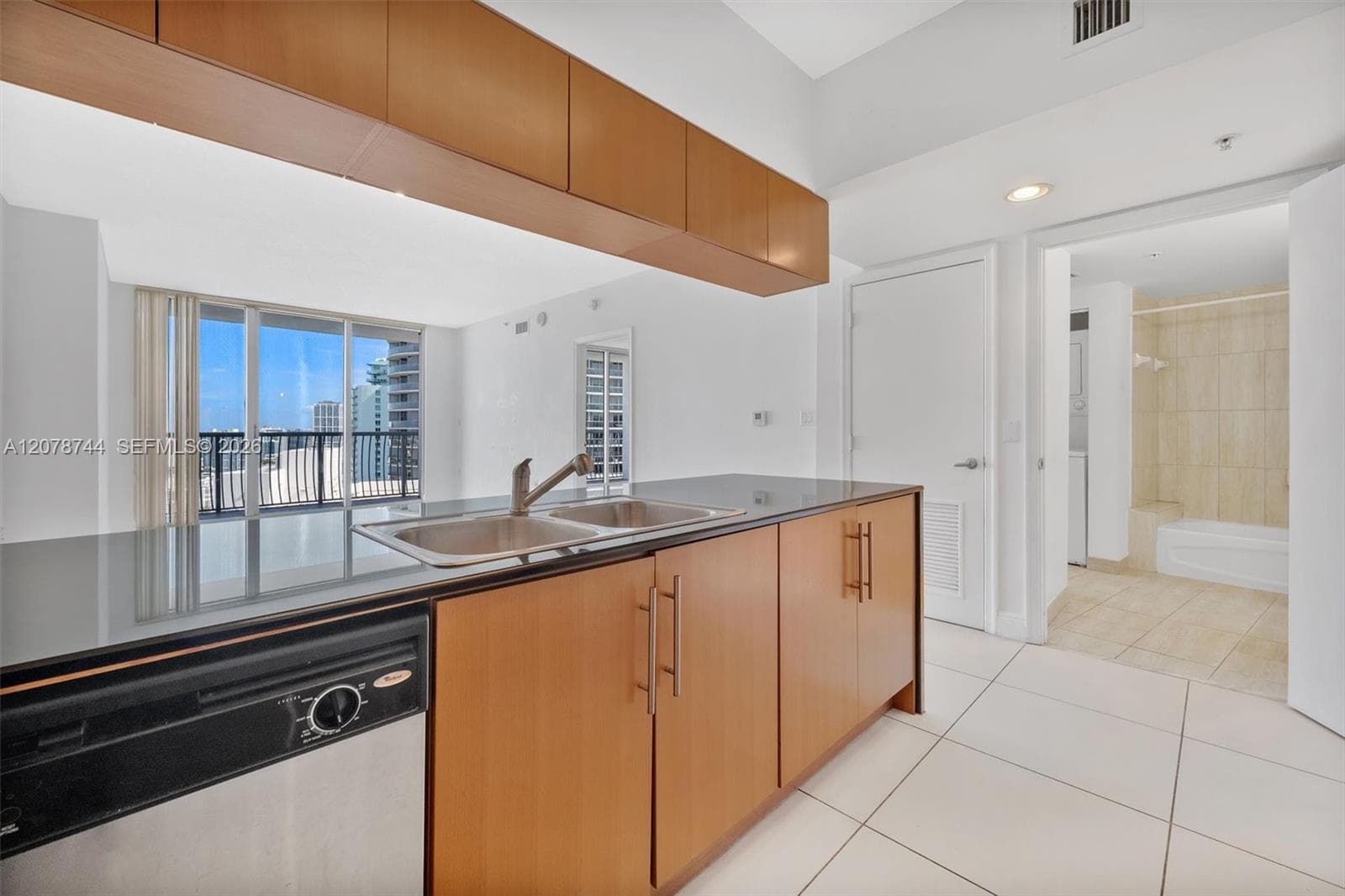 1750 N Bayshore Dr # 4011, Miami FL 33132 - Miami, FL - Photo 1