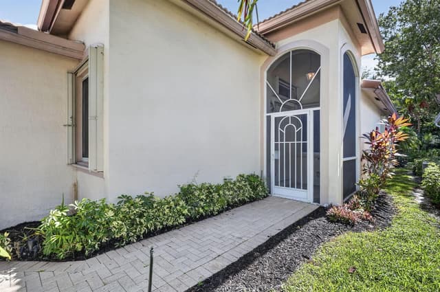 9106 BAY POINT Circle, West Palm Beach FL 33411 - West Palm Beach, FL - Photo 6