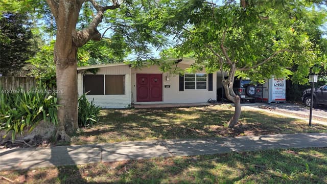 298 NE 46th St, Deerfield Beach FL 33064 - Deerfield Beach, FL - Photo 2