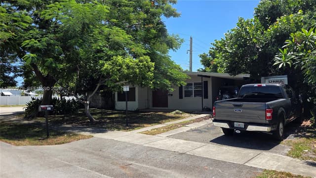 298 NE 46th St, Deerfield Beach FL 33064 - Deerfield Beach, FL - Photo 4
