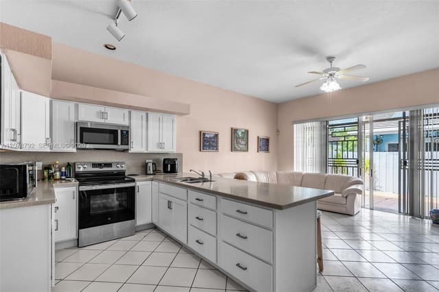 9053 NW 146th Ter, Miami Lakes FL 33018 - Miami Lakes, FL - Photo 7