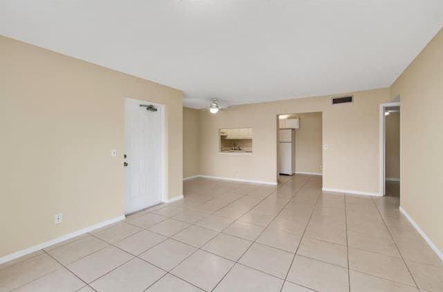 1010 Green Pine Boulevard # F2, West Palm Beach FL 33409 - West Palm Beach, FL - Photo 5