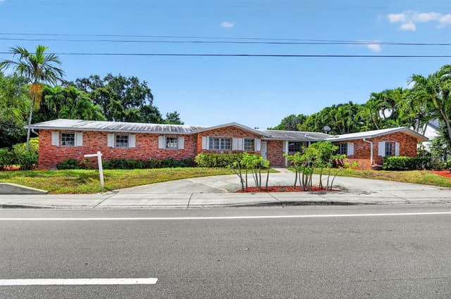 410 NW SPANISH RIVER Boulevard, Boca Raton FL 33431 - Boca Raton, FL - Photo 2