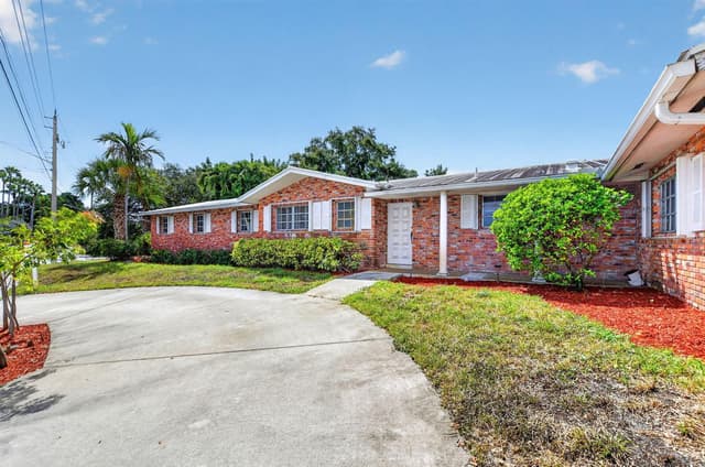 410 NW SPANISH RIVER Boulevard, Boca Raton FL 33431 - Boca Raton, FL - Photo 3