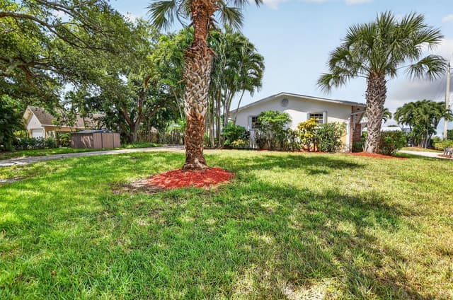 410 NW SPANISH RIVER Boulevard, Boca Raton FL 33431 - Boca Raton, FL - Photo 5