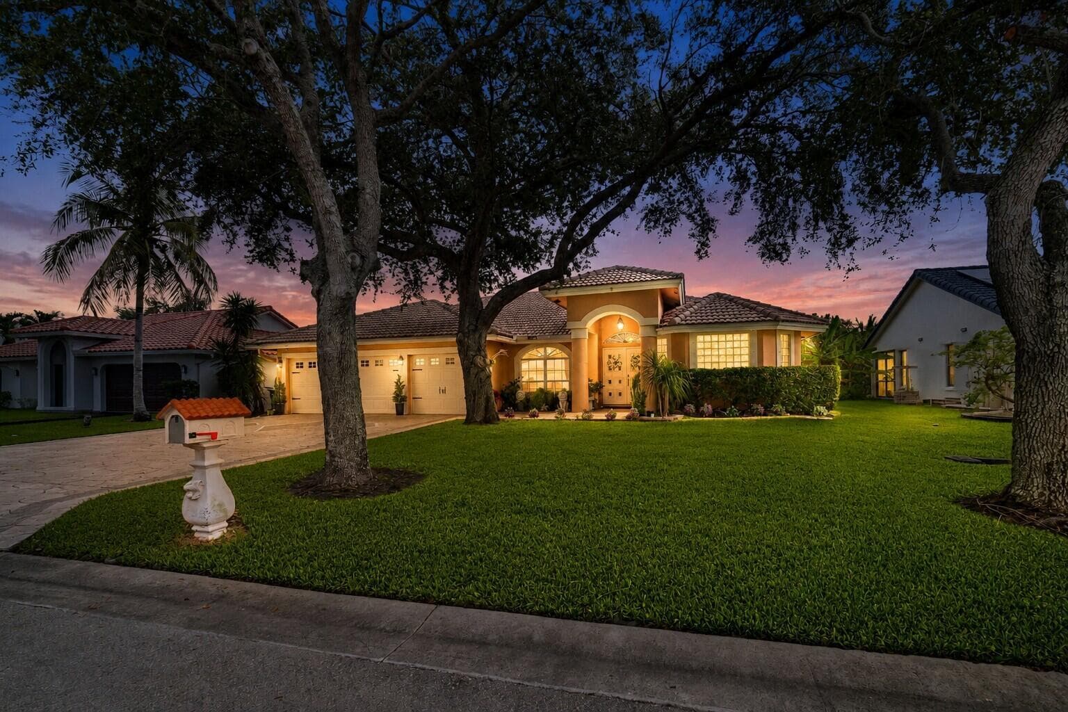 4477 NW 89th Way, Coral Springs FL 33065