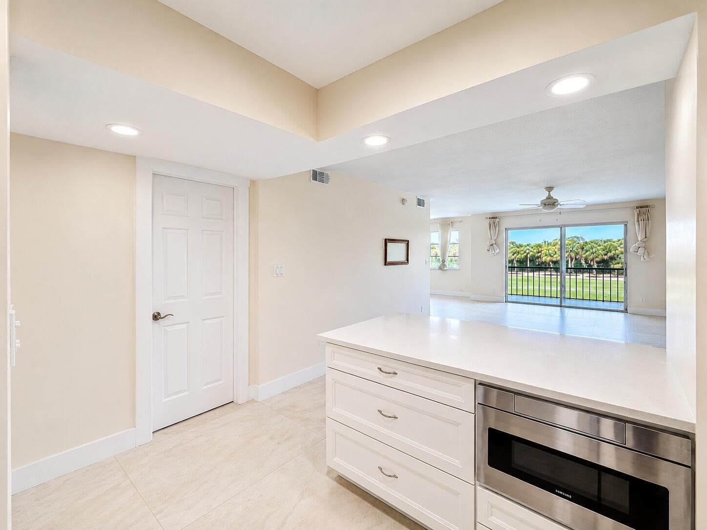 9411 N Hollybrook Lake Drive # 310, Pembroke Pines FL 33025 - Pembroke Pines, FL - Photo 1