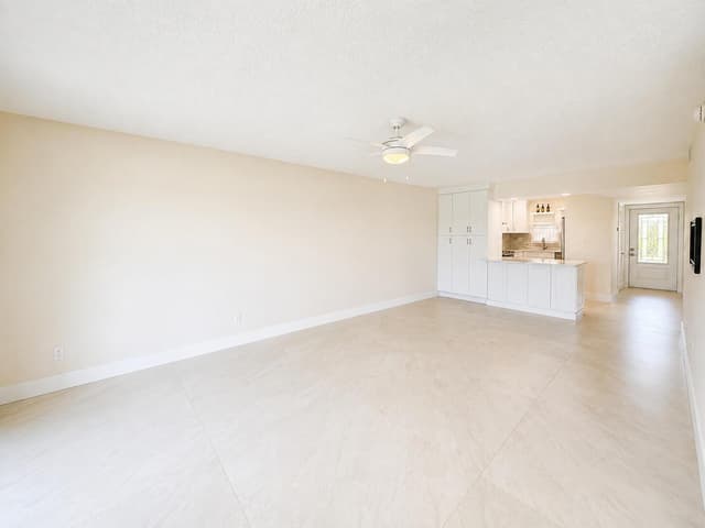 9411 N Hollybrook Lake Drive # 310, Pembroke Pines FL 33025 - Pembroke Pines, FL - Photo 4
