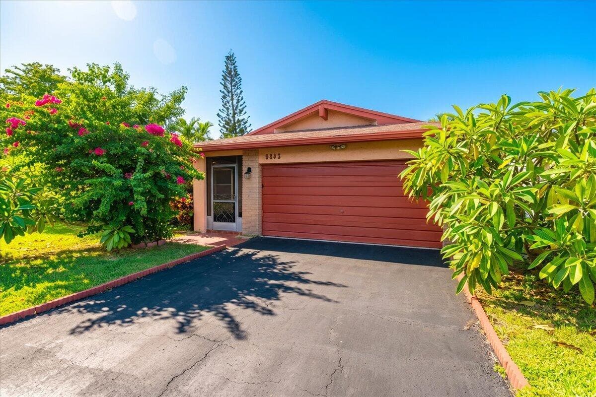 9843 NW 75TH Court NW, Tamarac FL 33321