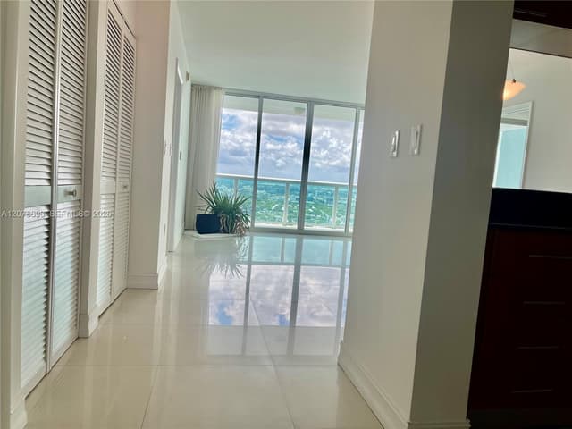 1800 N Bayshore Dr # 3710, Miami FL 33132 - Miami, FL - Photo 3