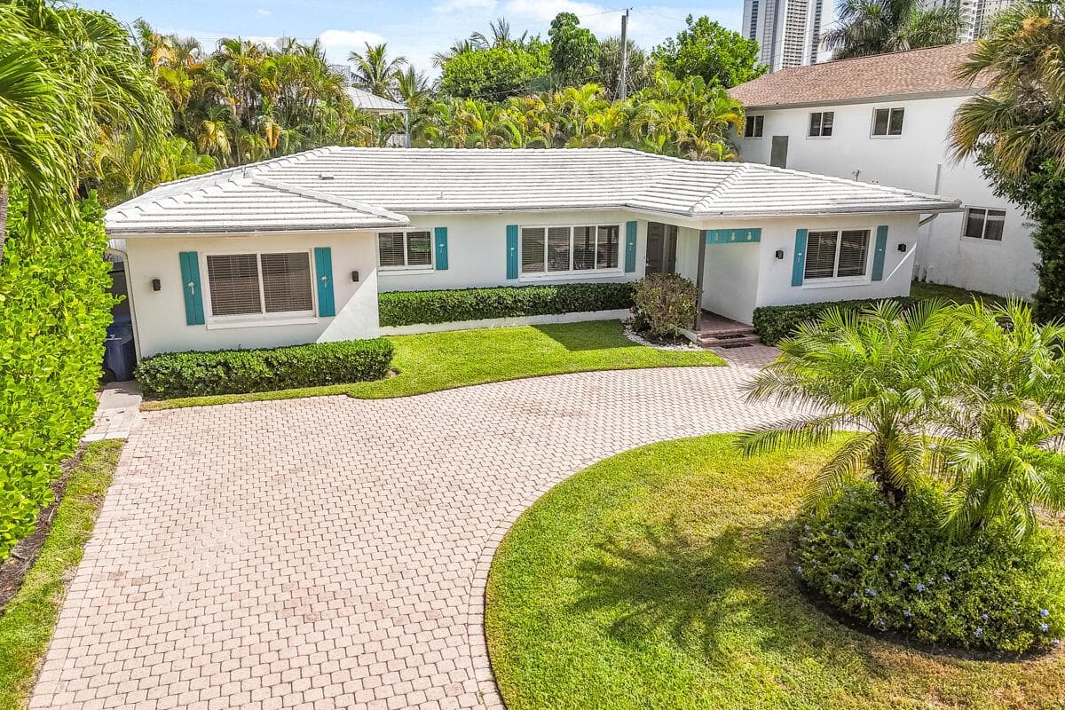 1182 Beach Road, Singer Island FL 33404