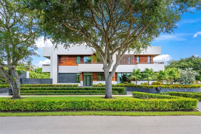 9860 NE 5th Ave Rd, Miami Shores FL 33138 - Miami Shores, FL - Photo 3