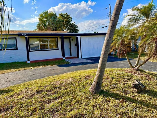 601 NW 38th Street, Deerfield Beach FL 33064 - Deerfield Beach, FL - Photo 3