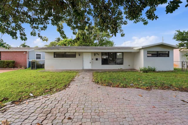 6516 SW 33RD Street, Miramar FL 33023 - Miramar, FL - Photo 2