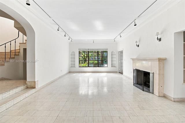 5680 Pine Tree Dr, Miami Beach FL 33140 - Miami Beach, FL - Photo 6