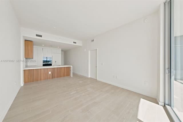 1400 Biscayne Blvd # 505, Miami FL 33132 - Miami, FL - Photo 5