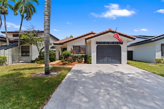 6633 NW 176th Ter, Hialeah FL 33015 - Hialeah, FL - Photo 2